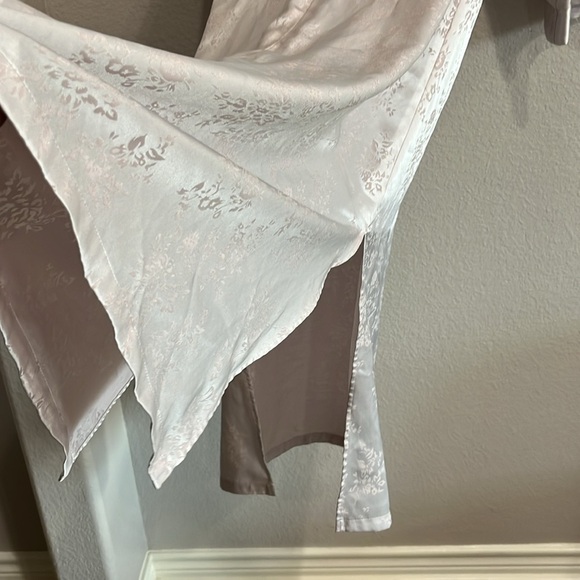 Vintage Halston Night Robe Gray Pink Floral print Side Split Size Medium - Picture 5 of 8